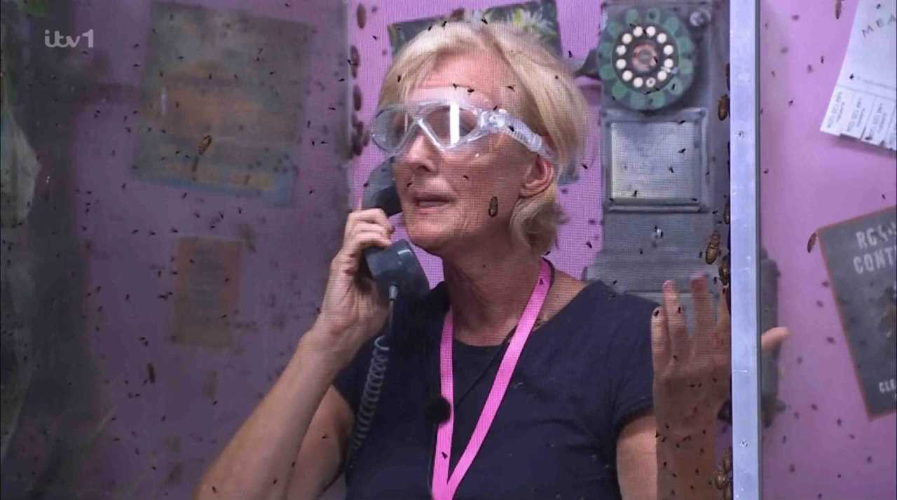 Jane Moore praised for helping Maura win Bushtucker Trial