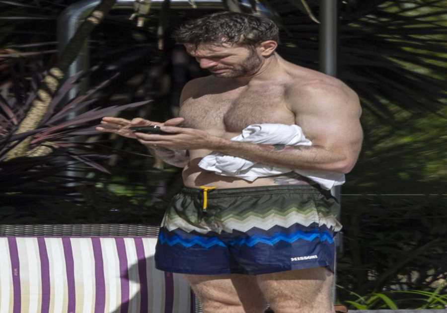 Joel Dommett, Sam Thompson, and Kemi Rogers Enjoy Pool Break from I’m A Celebrity Unpacked