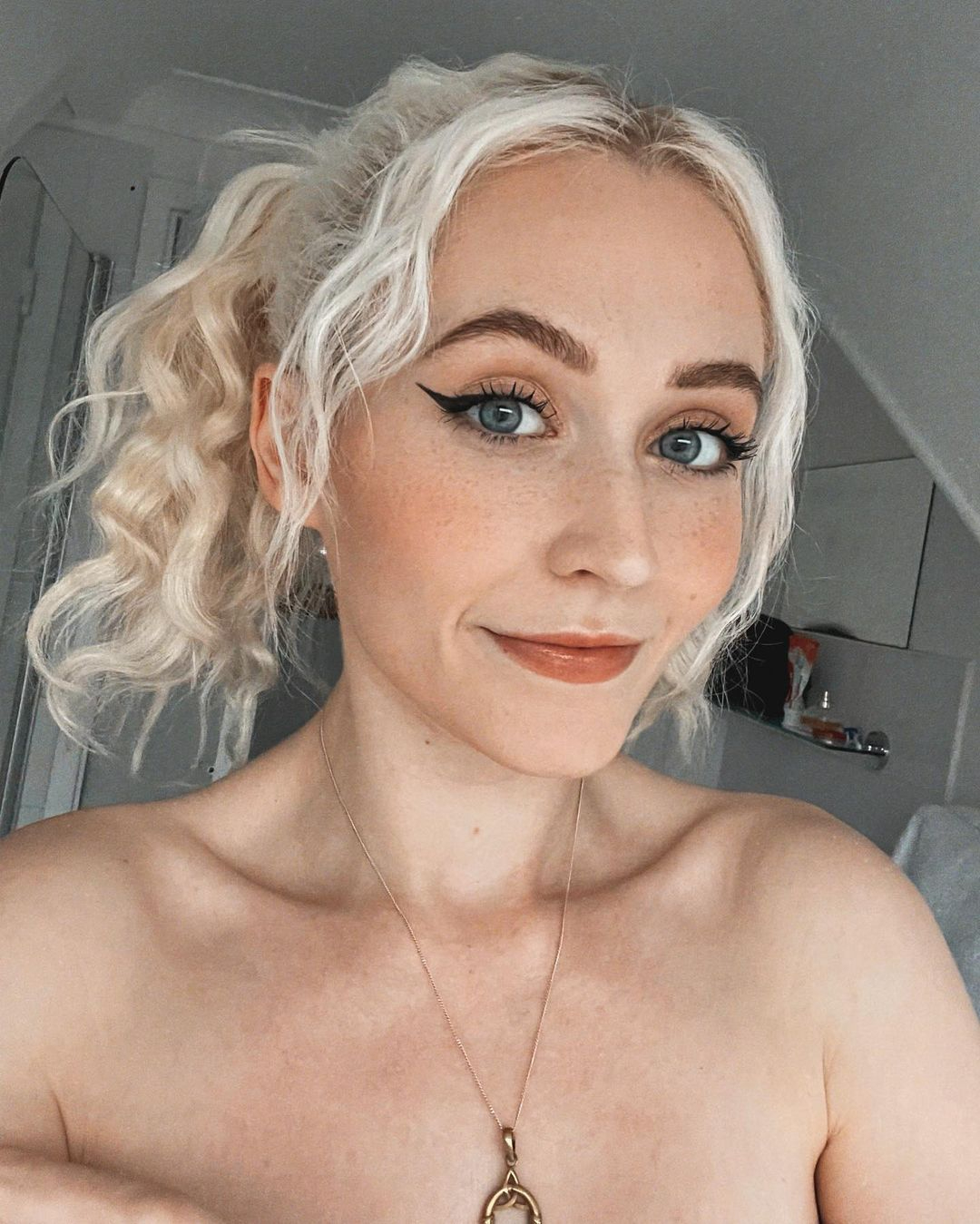 Janet Devlin opens up about her battle with eating disorder and alcohol