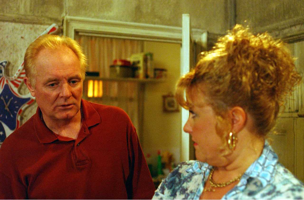 Coronation Street fans speculate on the mysterious death of Les Battersby