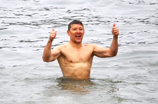 This Morning Star Ben Shephard Flaunts Six-Pack in Freezing Christmas Day Swim