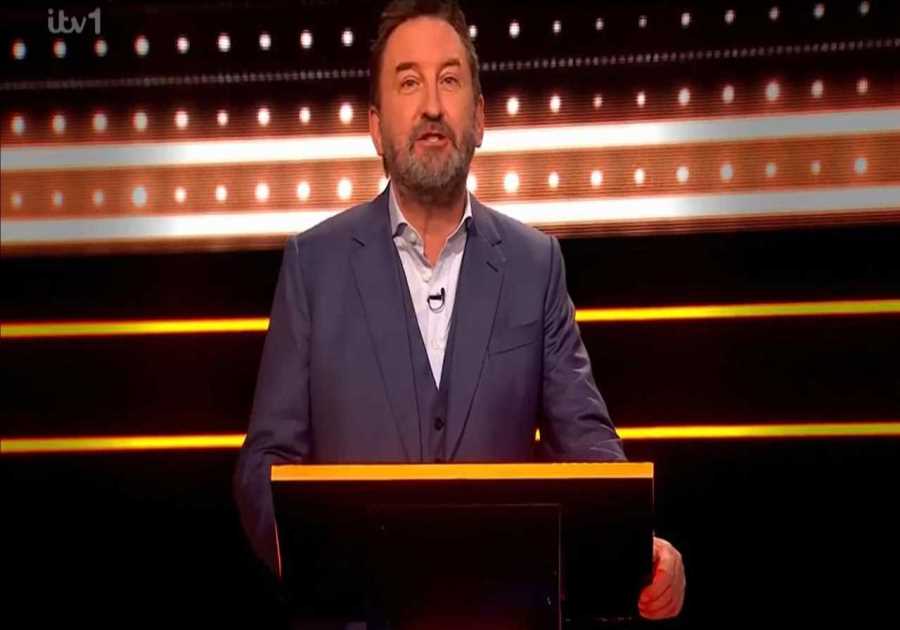 Lee Mack shocked as 15 contestants fail 'easiest question' on The 1% Club