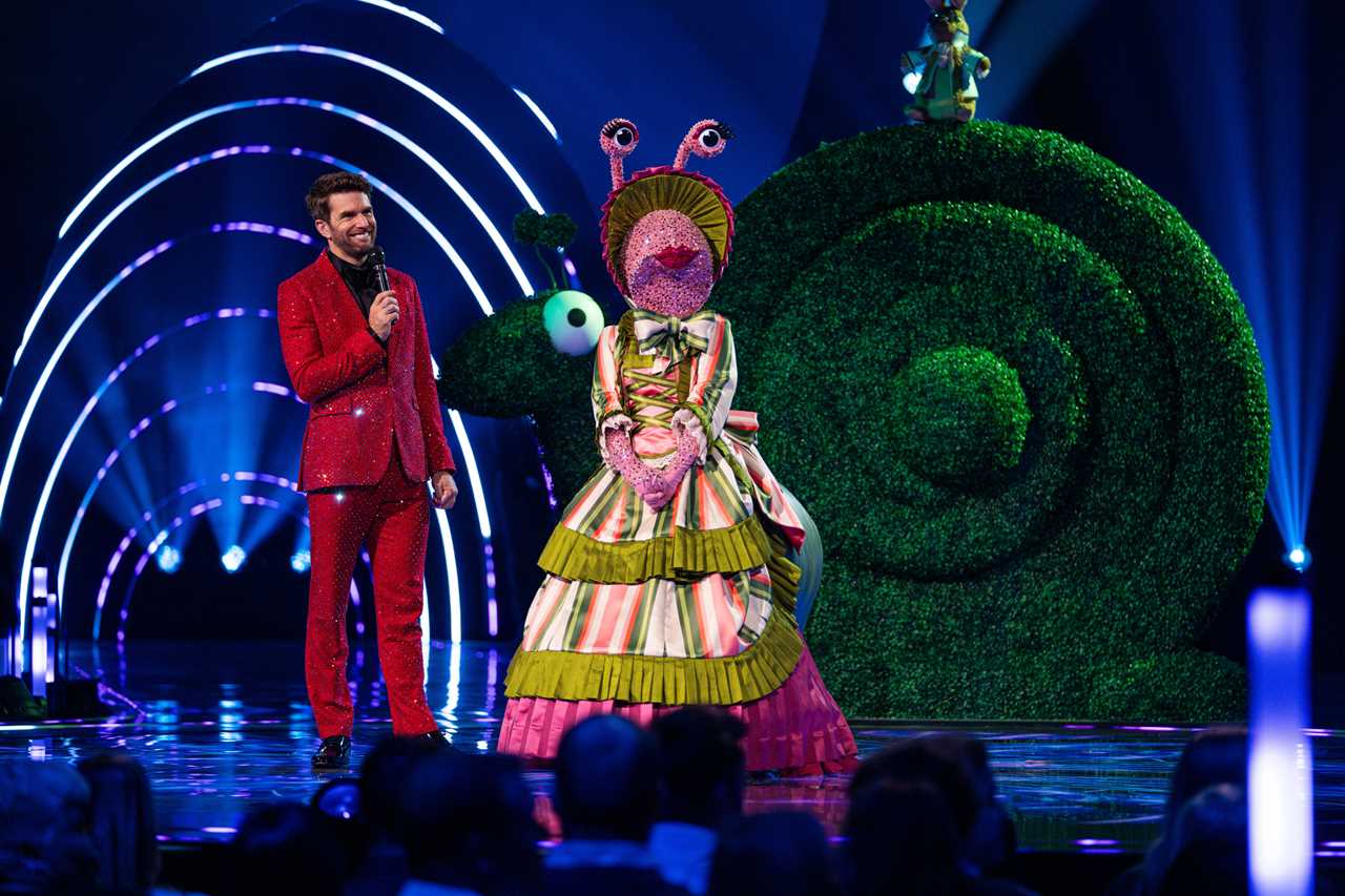 Masked Singer Fans Convinced Snail is a Huge 90s Singer