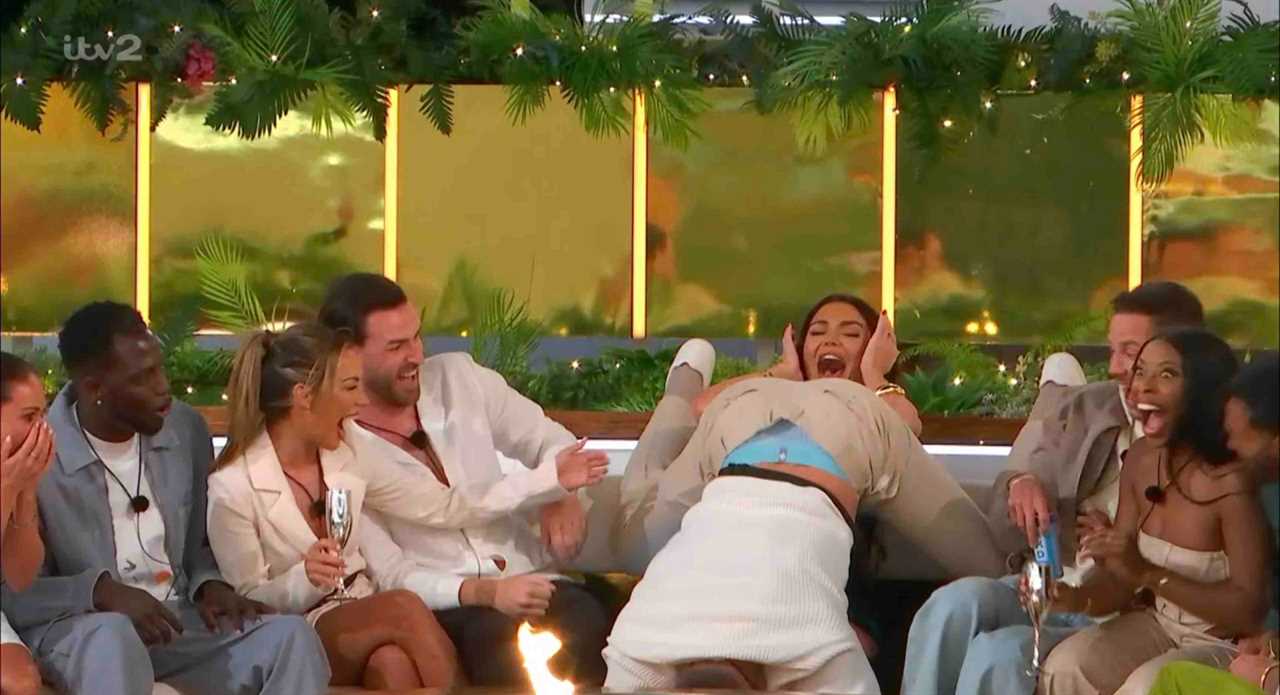 Love Island: Curtis Pritchard's Baffling Sex Position Revealed