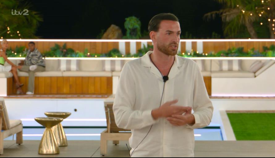 Love Island All Stars: Ekin-Su and Ronnie Clash in Fiery Exchange