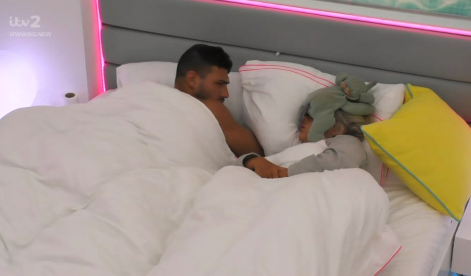 Love Island's Ronnie Vint and Harriett Blackmore accused of copying Tommy Fury and Molly-Mae Hague