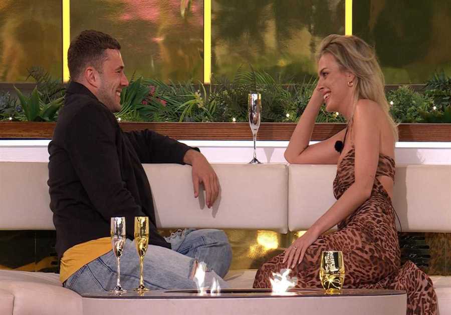 Love Island fans spot the moment Curtis switches from Ekin-Su to bombshell Danielle