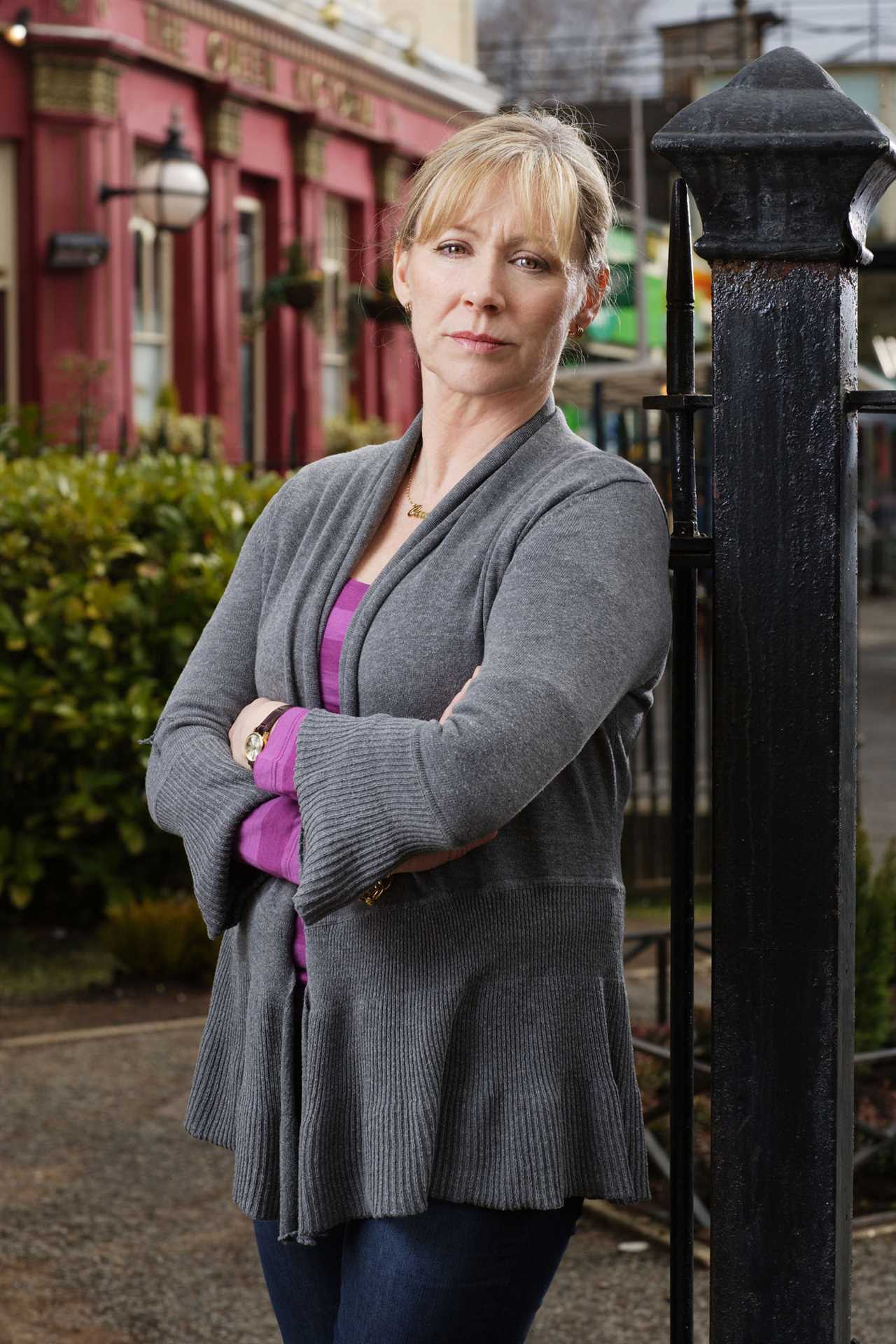 Beloved EastEnders Star Lindsey Coulson Won't Return for 40th Anniversary