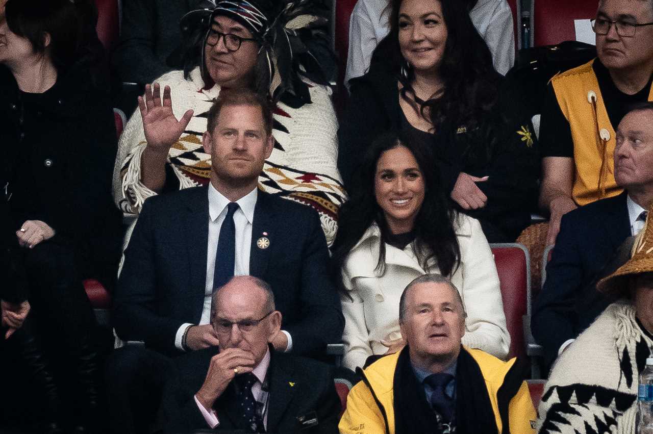 Meghan Markle and Prince Harry Cheer on Athletes at Invictus Games Opening Ceremony