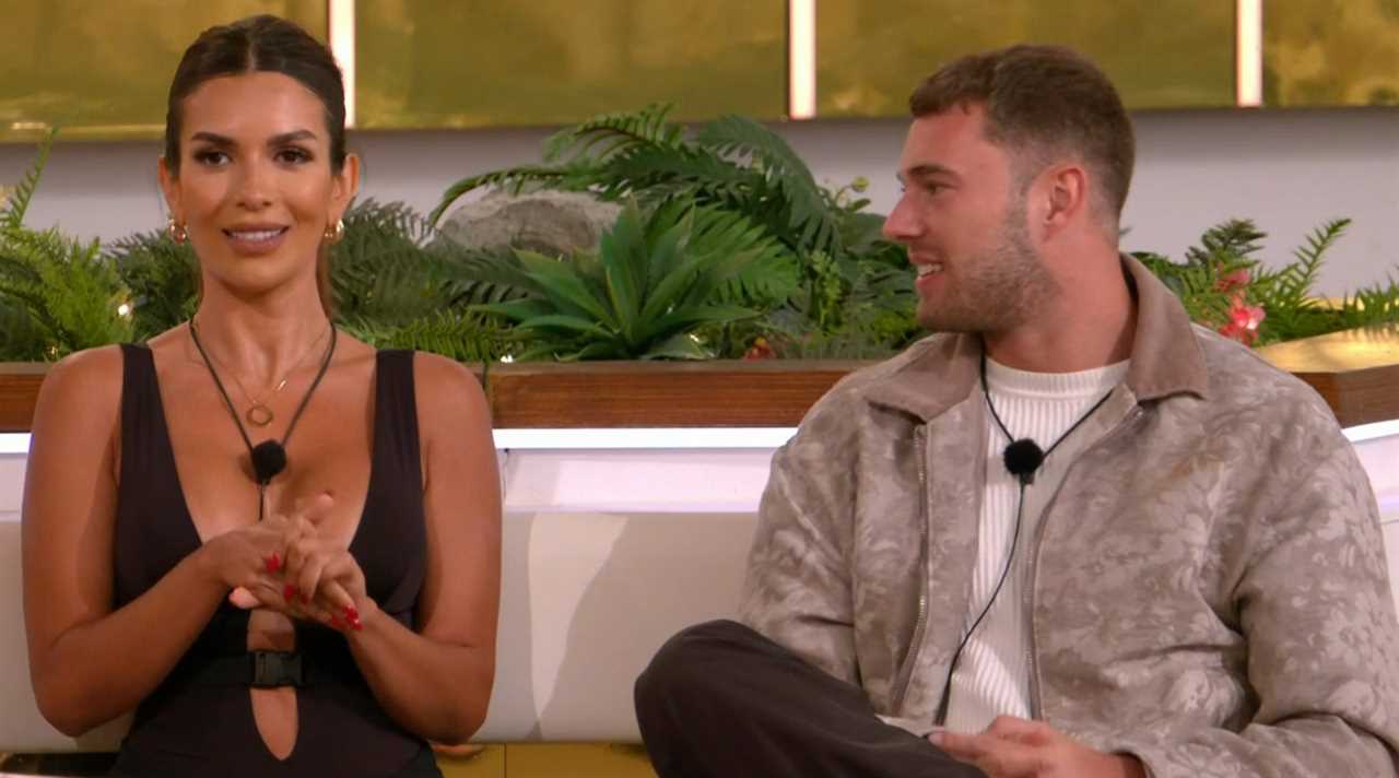 Love Island's Ekin-Su shocks with mile-high club confession