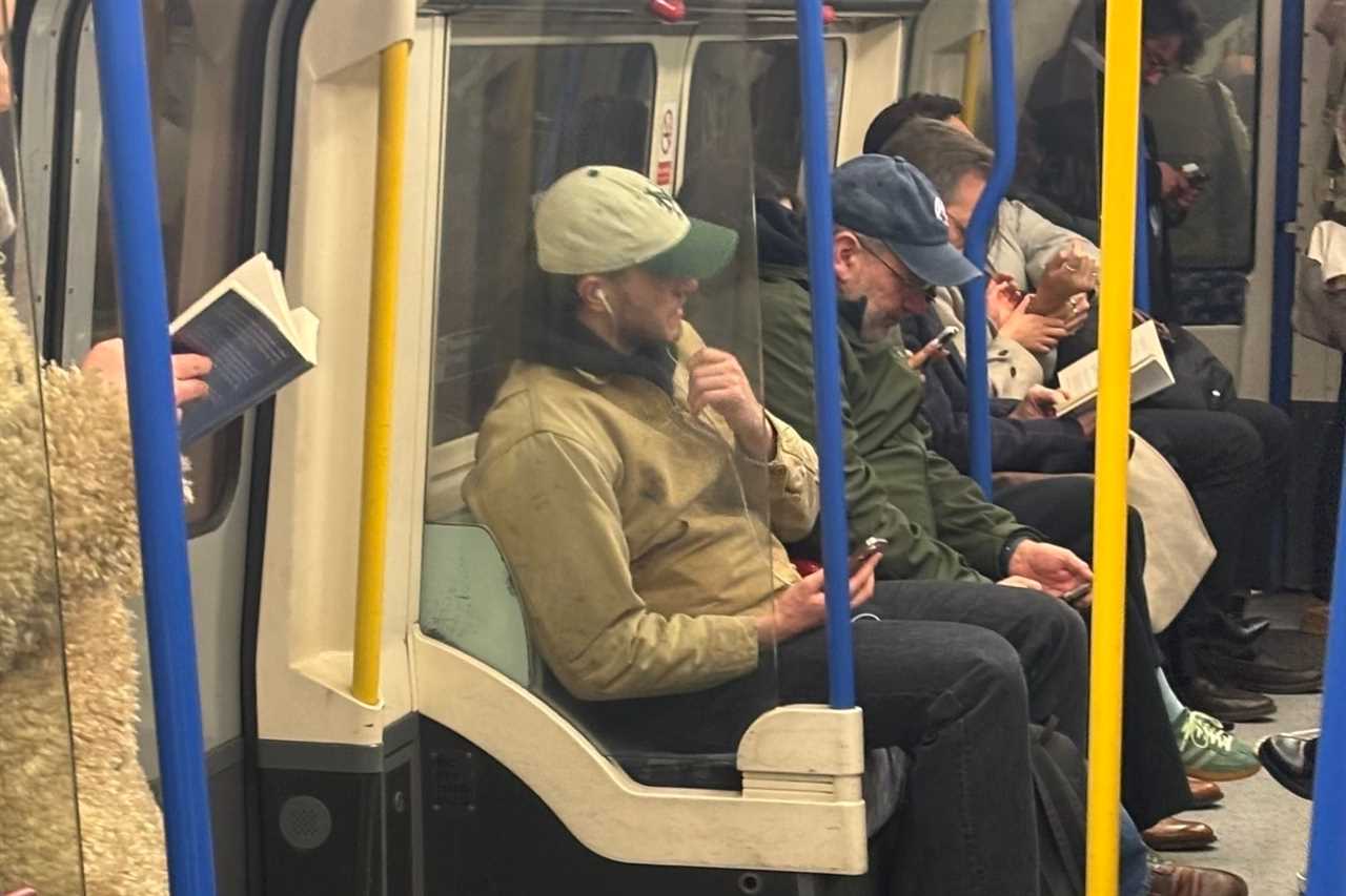 London commuters surprised by Hollywood star riding the Tube