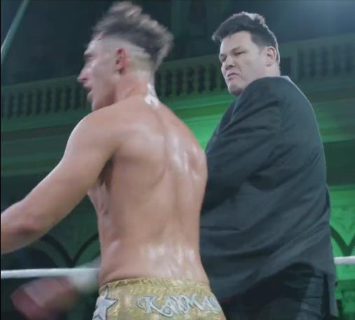 Chase Star Mark Labbett Shockingly Slaps Wrestler at Sporting Event