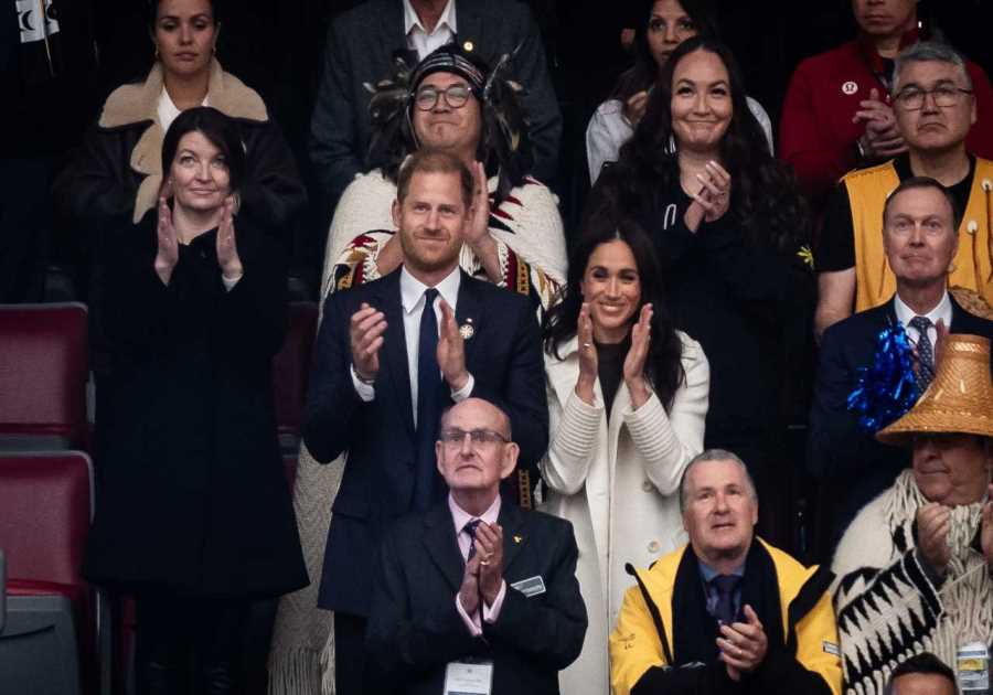 Meghan Markle and Prince Harry Cheer on Athletes at Invictus Games Opening Ceremony