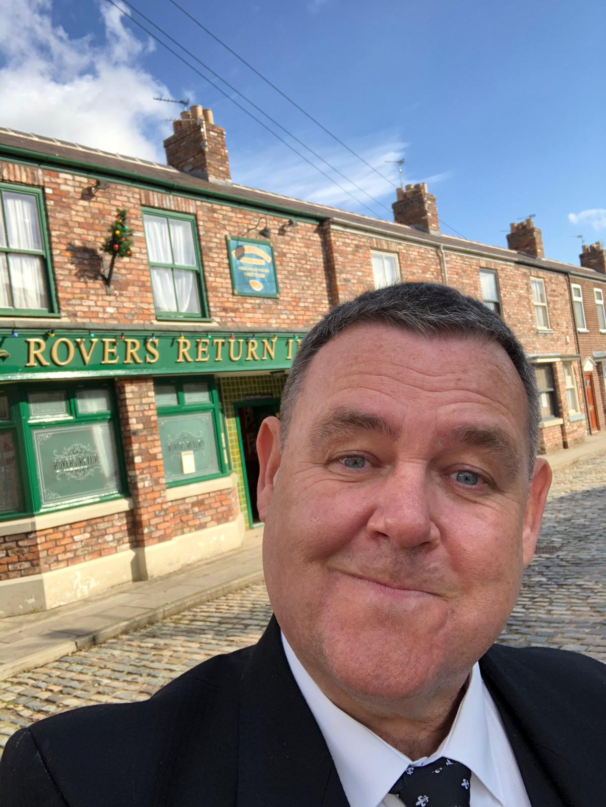 Coronation Street Star Signs New Contract