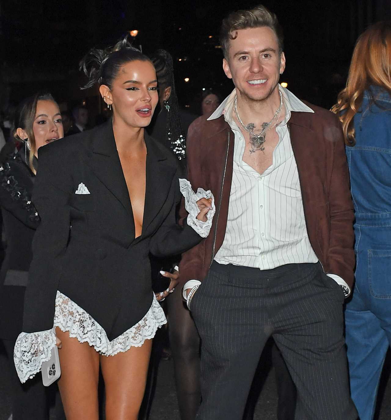 Danny Jones returns to social media after kissing Maura Higgins