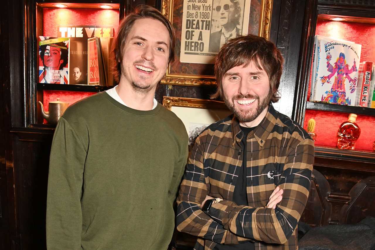 The Inbetweeners Stars Joe Thomas and James Buckley Transform into Oasis Brothers for Comic Relief Sketch