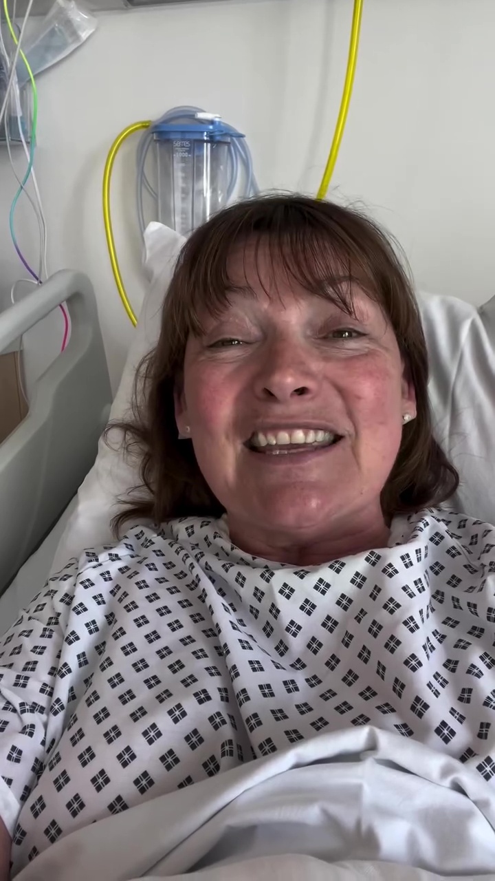 Lorraine Kelly's Health Revelation: Navigating Surgery with Grace and Transparency