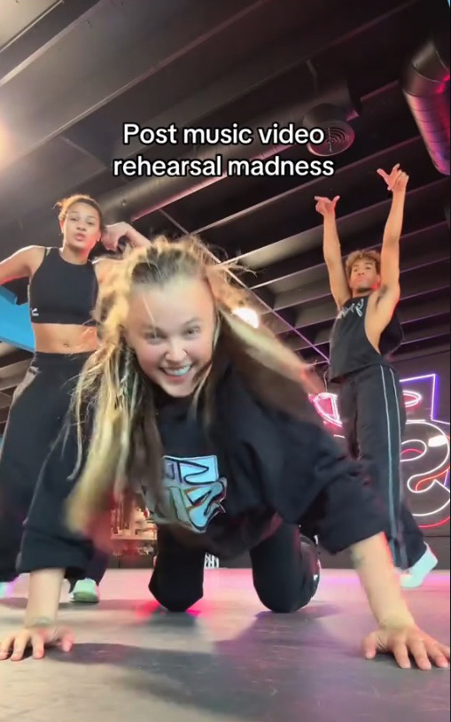 Analysis: JoJo Siwa's Dance Moves Spark Speculation Among Fans