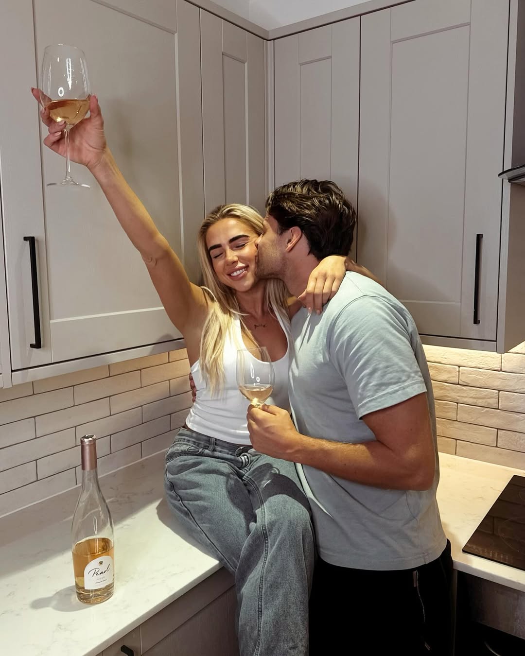 Analyzing the Subtle Signs of Gabby Allen and Casey O’Gorman's Relationship Dynamics