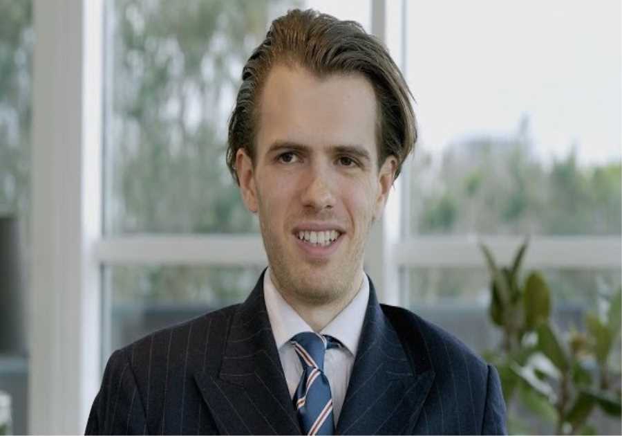 Exploring Social Mobility: Posh Apprentice Ventures into Market Trading in Faking It Revival