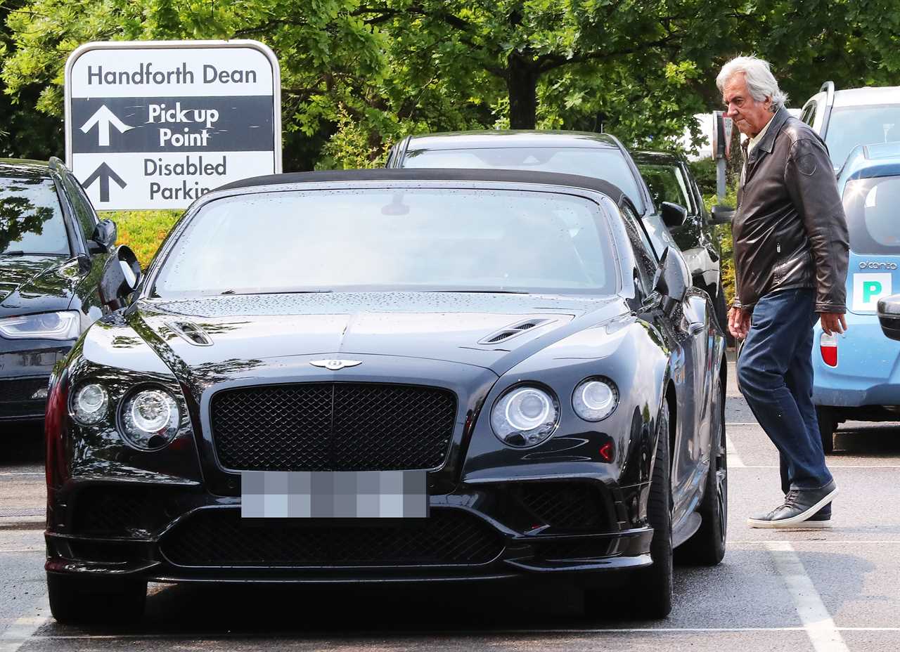 Exploring the Affluence of David Dickinson: A Look at Luxury Amidst Everyday Life